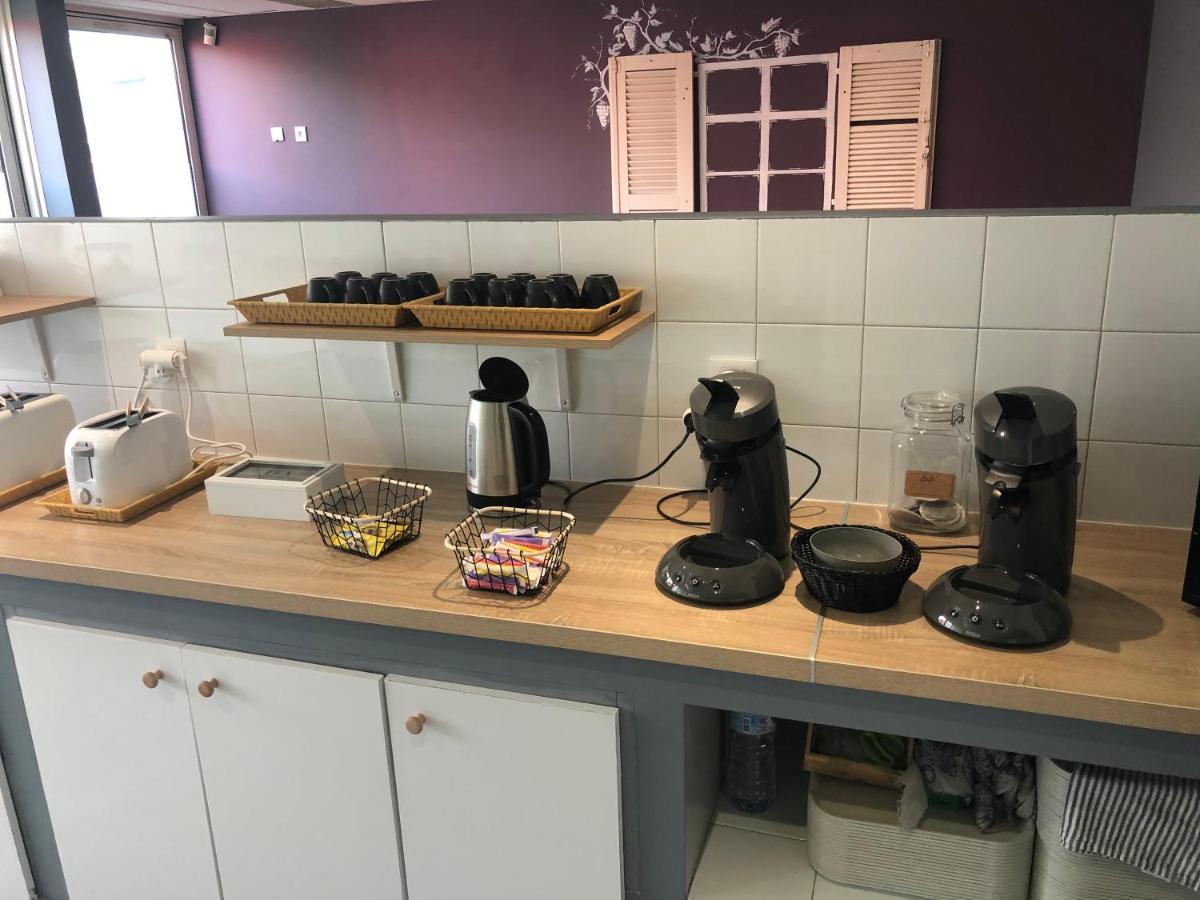 Paris Par Trains, Area, Studios Avec Salle De Bain Et Kitchenette Privees, Ou, Chambres Avec Salles Bain Et Cuisines Communes Persan Exteriör bild