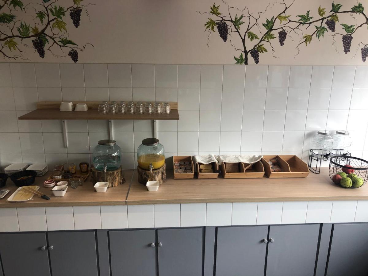 Paris Par Trains, Area, Studios Avec Salle De Bain Et Kitchenette Privees, Ou, Chambres Avec Salles Bain Et Cuisines Communes Persan Exteriör bild