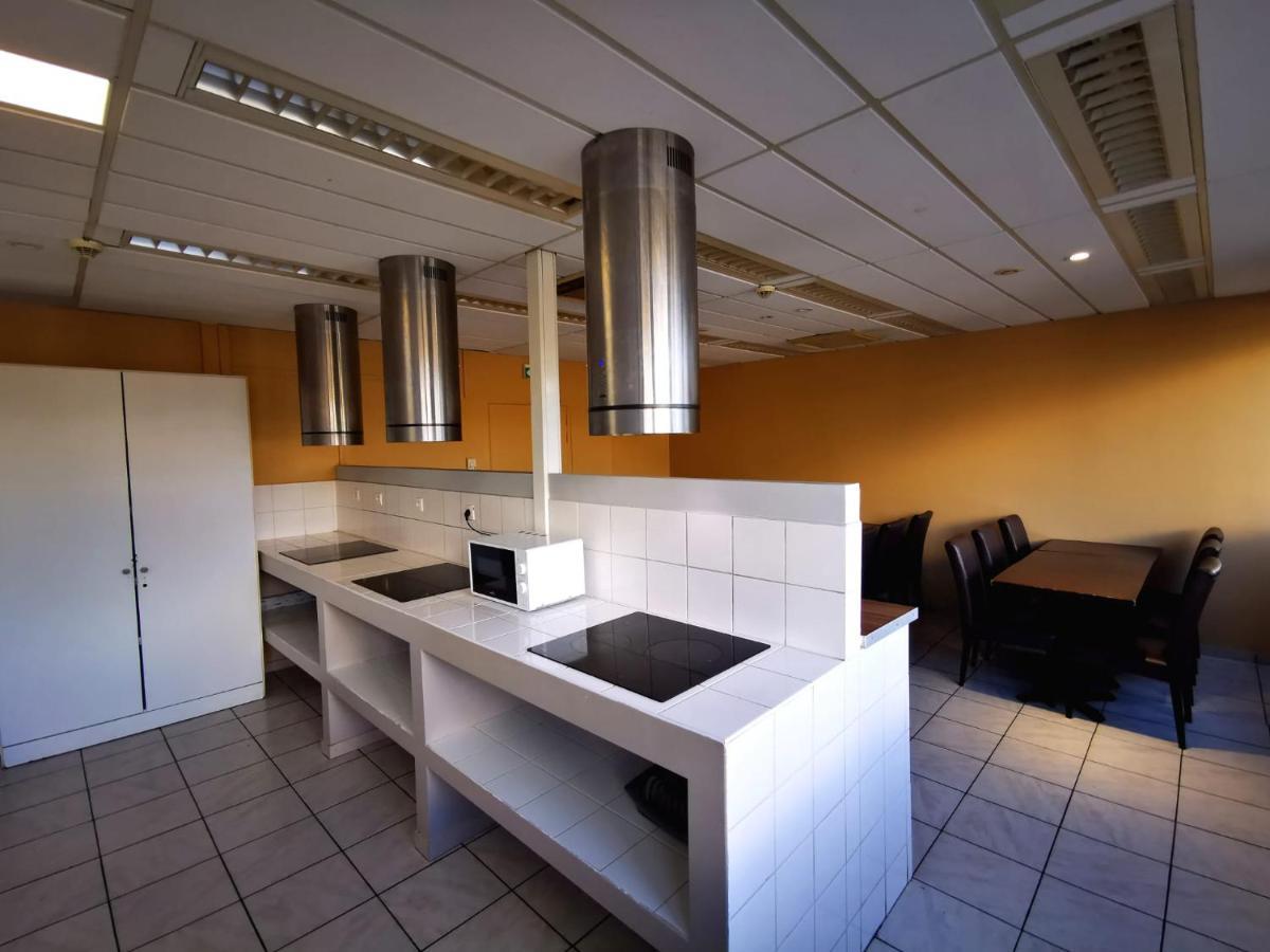 Paris Par Trains, Area, Studios Avec Salle De Bain Et Kitchenette Privees, Ou, Chambres Avec Salles Bain Et Cuisines Communes Persan Exteriör bild