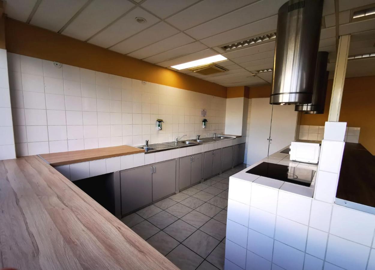 Paris Par Trains, Area, Studios Avec Salle De Bain Et Kitchenette Privees, Ou, Chambres Avec Salles Bain Et Cuisines Communes Persan Exteriör bild